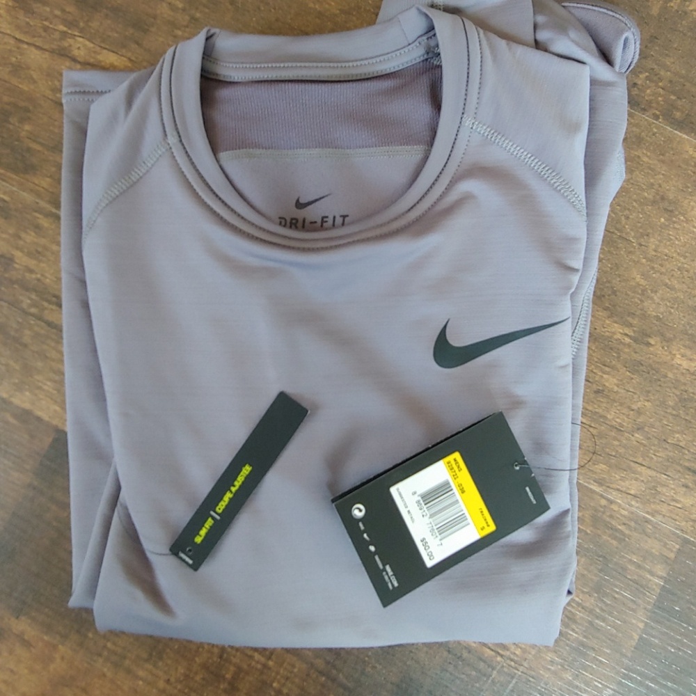 Men's Nike therma dri-fit long sleeve shirt